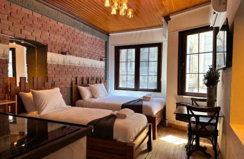 Kumkapi Bed & Breakfast | MorAgop Suites
