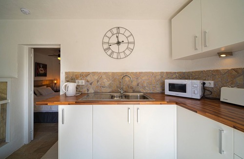 Pinar del Advocat Villa | MORAIRA LARGE AUTHENTIC BOUTIQUE STYLE VILLA WITH FAB APARTMENT & GATED POOL