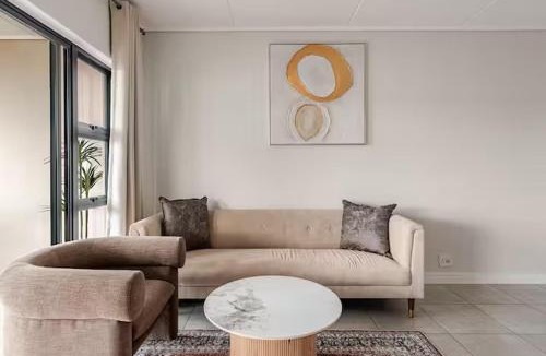 Greater Johannesburg Metropolitan Area Apartment | Morden Waterfall Escape