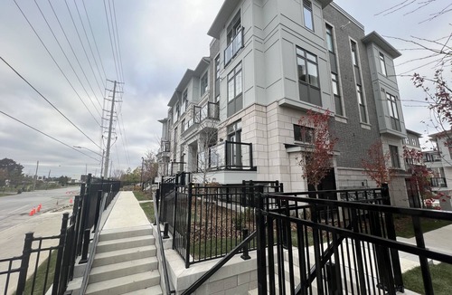 Brampton House | Mordern Brand new 2 Bedroom Townhome close to Airport and shopping centres