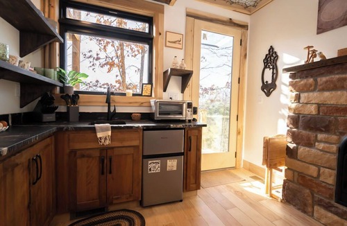 Primrose Cabin | Morel Glamping Cabin with Wifi