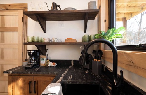 Primrose Cabin | Morel Glamping Cabin with Wifi