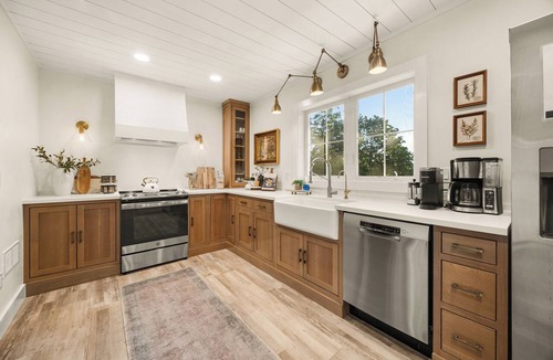 Valois House | Morning Dove, 2 bedroom farmhouse, on Seneca lake wine trail