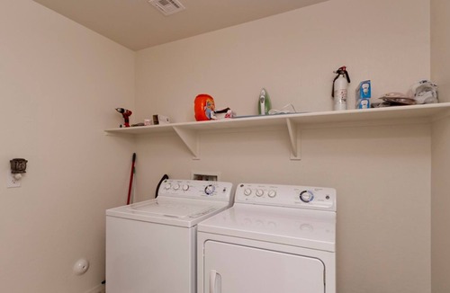 Val Vista Classic House | Morning Glory 3 BR by Casago