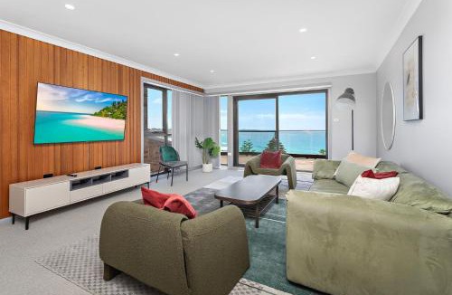 Kiama Downs House | Morning Glow - Wake up to breathtaking views and golden sunrises at this serene coastal retreat.