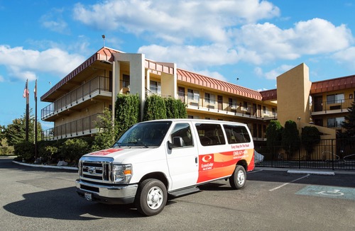 Cornwall Park Hotel | MorningGlory Inn & Suites