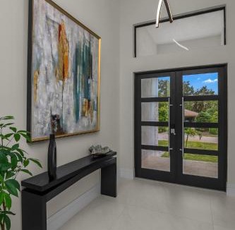 Central Naples Villa | Morningside Luxury Escape with Heated pool & Office place