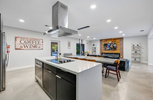 Golden Glades House | Moroccan Style Villa · Pool & Cabana | BKB Court