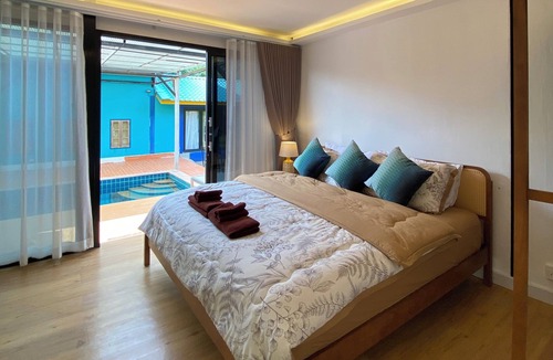 Kosum Phisai House | Morocco blue cafe by chilong river farm