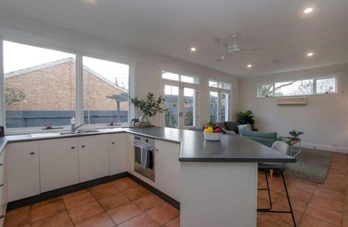 Cumberland Park House | Morris & Eaton Cottages in Vibrant Cumberland Park