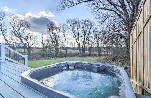 Lovettsville House | Morrisonville Manor w/Fire Pit & Hot Tub!