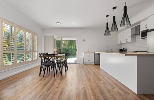 Bathurst House | Morrisset Haven- Modern 4 Bed, 2 Bath in Bathurst
