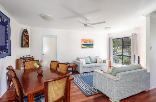Rainbow Beach House | Mortimer - Rainbow Shores. Walk to beach