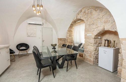 Safed Old City Apartment | Moses Luxury apartments 36 b