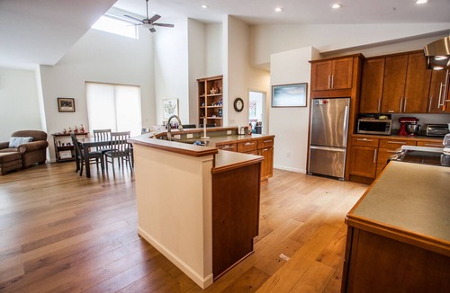 Mosier House | Mosier River View - 2 Bedrooms, 1.5 Bathrooms - Sweeping Panoramas