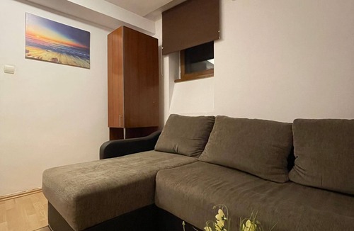 Bucharest Apartment | MossApartments 6 Rooms Retreat near City Center