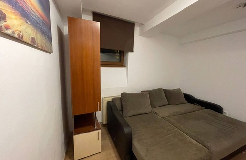 Bucharest Apartment | MossApartments 6 Rooms Retreat near City Center