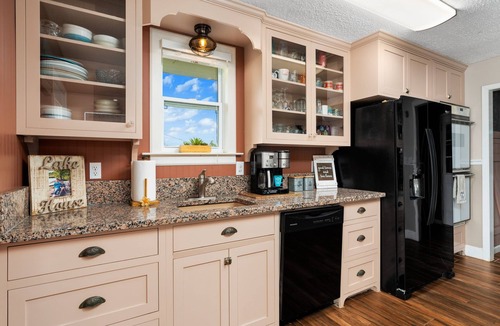 Burnet House | Most Beautiful & Serene View on Inks Lake!