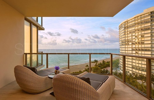Bal Harbour Condo | Most Luxury hotel 5 stars oceanfront w. balconies - Valet & Amenities included