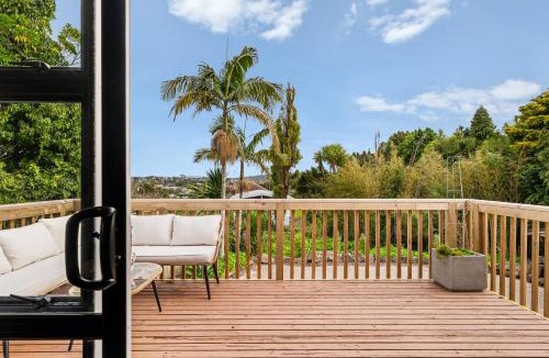 New Windsor House | Most Peaceful & Private City Retreat - New AC - CBD 12 KMs & Airport 17KMs Away