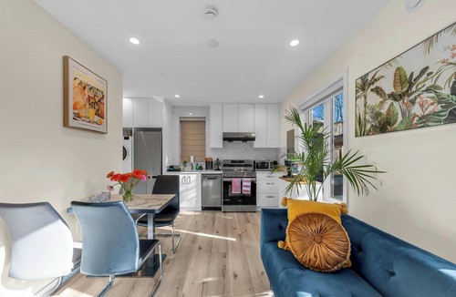Dunbar House | Most Private & Spacious 2 Bed/1 Full Bathroom Laneway House