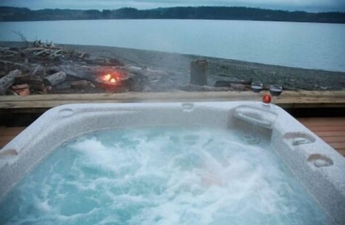 Freeland House | Most Romantic Spot Ever - Beach Hideaway Steps from the Beach
