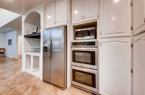 Temecula Villa | Most Sought-After STR in Wine Country. Now with a professional pickleball court!