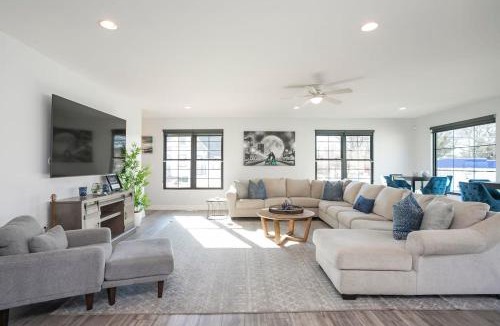 Cleveland Park House | Most Spacious Home only 2 Miles from Downtown