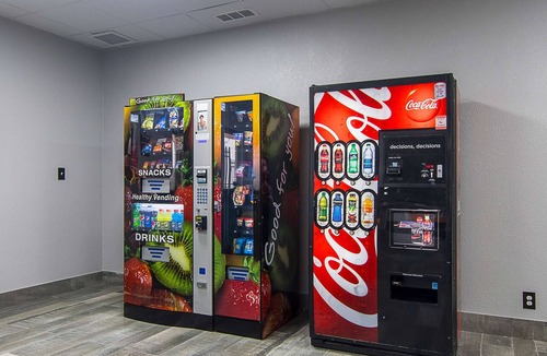 Eagan Park Hotel | Motel 6 Atlanta, GA - Atlanta Airport