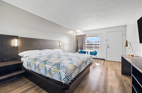Larkspur Hotel | Motel 6 Bend, OR