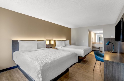 Brooks Hotel | Motel 6 Brooks, AB