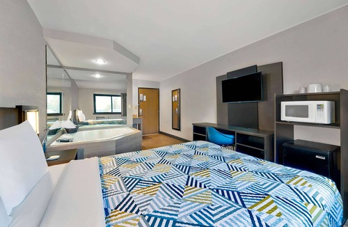 Southwest Area Hotel | Motel 6 Cedar Rapids, IA - Airport