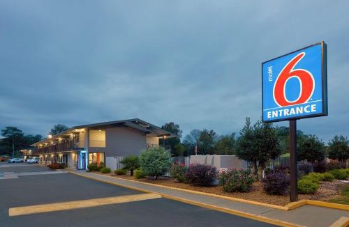 Columbus Hotel | Motel 6-Columbus, GA