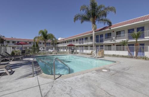 Corona Hotel | Motel 6-Corona, CA