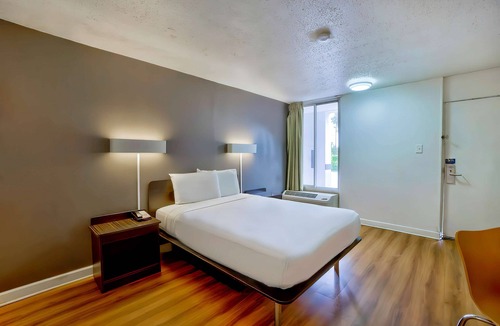 Gainesville Hotel | Motel 6 Gainesville, FL
