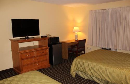 Creston Hotel | Motel 6-Grand Rapids, MI - Northeast