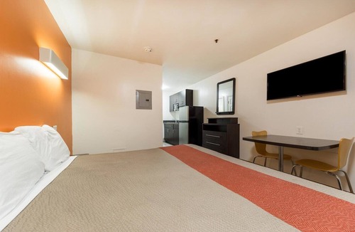 Wade Hampton Hotel | Motel 6 Greenville, SC