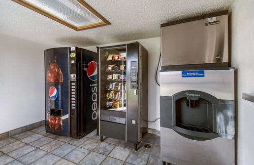 Grove City Hotel | Motel 6 Grove City, OH