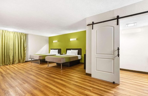 Lawrence Hotel | Motel 6 Indianapolis, IN