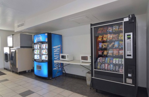 Indio Hotel | Motel 6 Indio, CA - Palm Springs