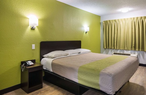 Irving Hotel | Motel 6 Irving, TX - Loop 12