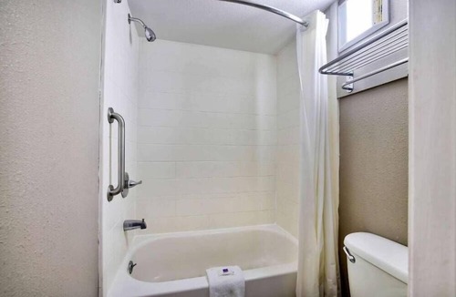 Jackson Hotel | Motel 6 Jackson, MS - Southwest