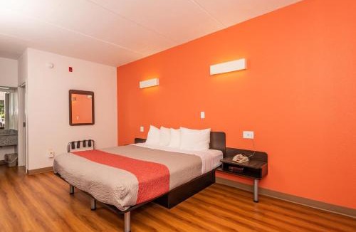 Kingsport Hotel | Motel 6-Kingsport, TN
