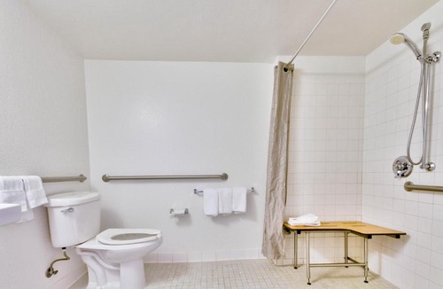 Lewisville Hotel | Motel 6-Lewisville, TX - Dallas