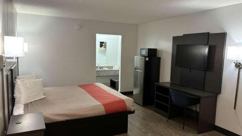 MacClenny Hotel | Motel 6-Macclenny, FL
