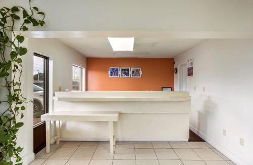 MacClenny Hotel | Motel 6-Macclenny, FL