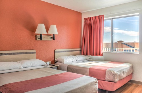 Mojave Hotel | Motel 6 Mojave, CA