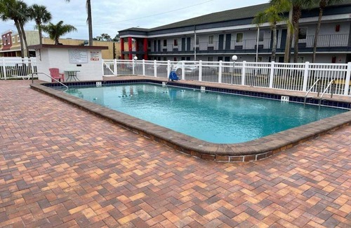 New Port Richey Hotel | Motel 6 New Port Richey, FL