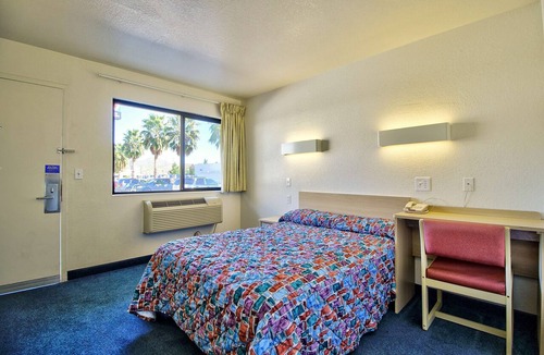 Nogales Hotel | Motel 6 Nogales, AZ - Mariposa Road