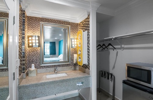 Norwalk Hotel | Motel 6 Norwalk, CA
